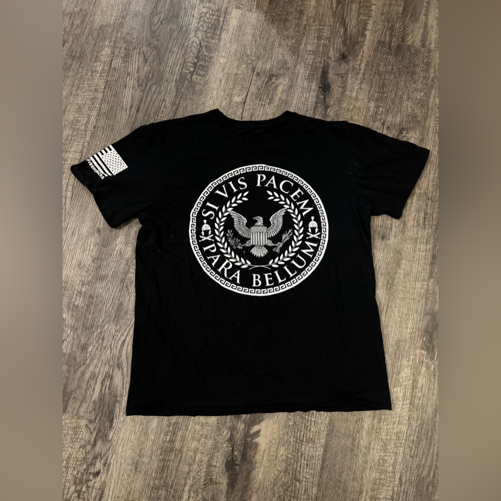 Printed Kicks Tee 👕 Small